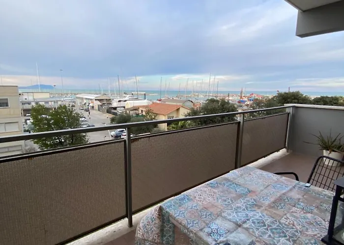 Blue Zen Beachfront Apartment